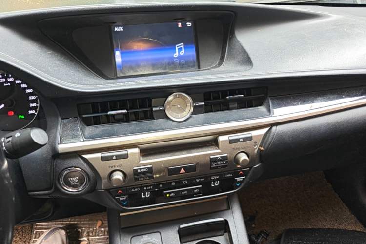 Used Lexus ES 2014 250 Elite Edition Audio And AC Panel