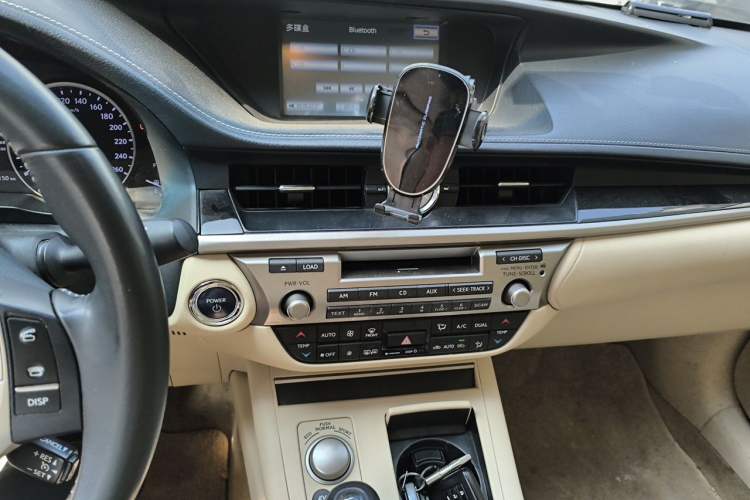 Used Lexus ES 2014 300h Elite Edition Audio And AC Panel