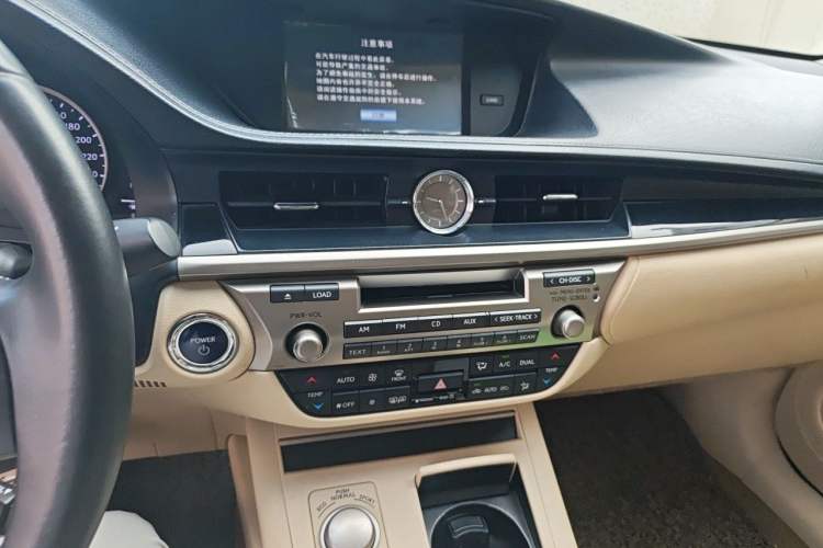 Used Lexus ES 2014 300h Elite Edition Audio And AC Panel