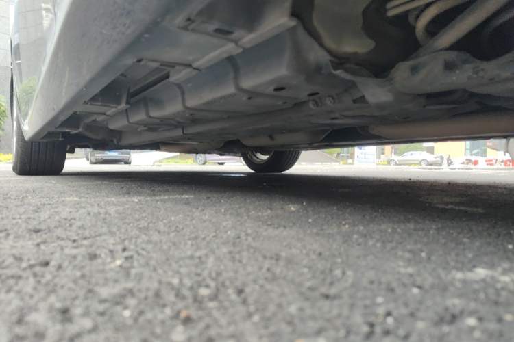 Used Lexus ES 2014 300h Elite Edition Chassis Rear Left
