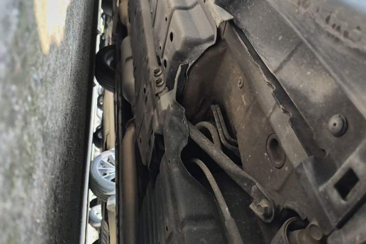 Used Lexus ES 2014 300h Elite Edition Chassis Rear Left