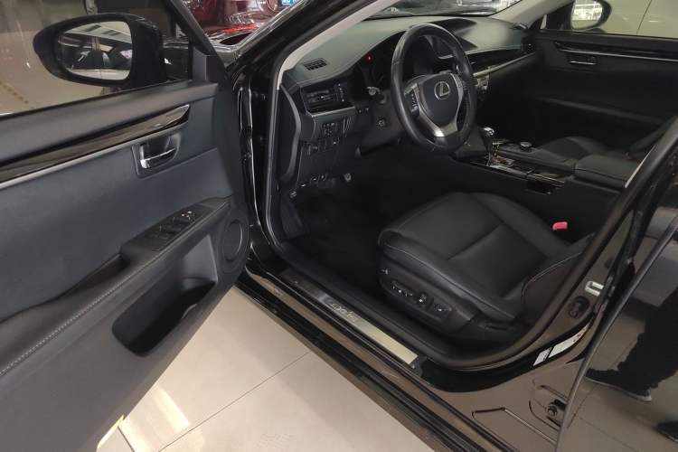 Used Lexus ES 2014 250 Elite Edition Driver Seat