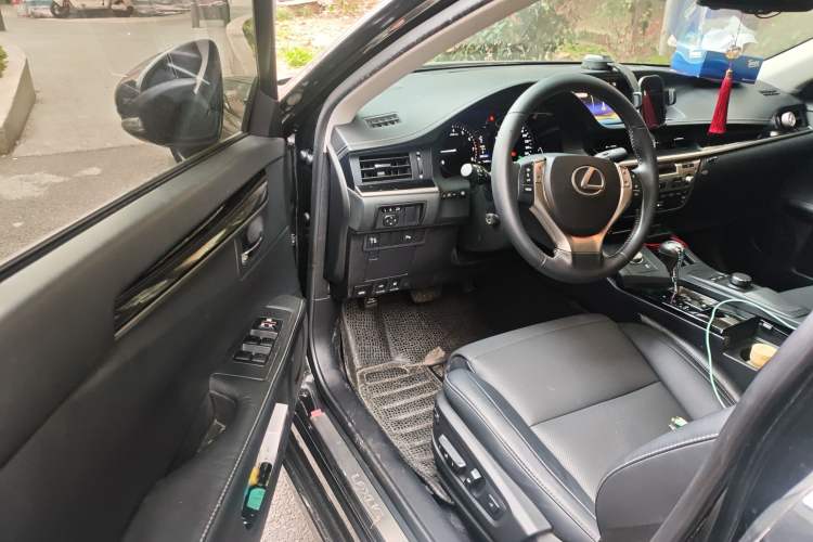 Used Lexus ES 2014 250 Elite Edition Driver Seat