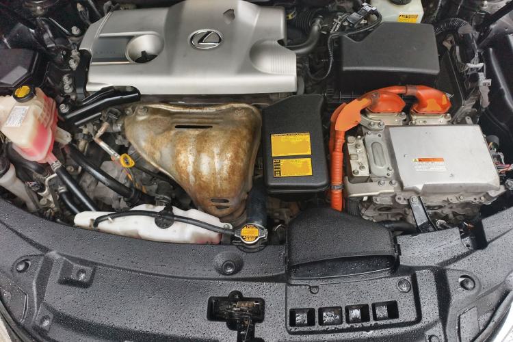 Used Lexus ES 2014 300h Elite Edition Engine Bay