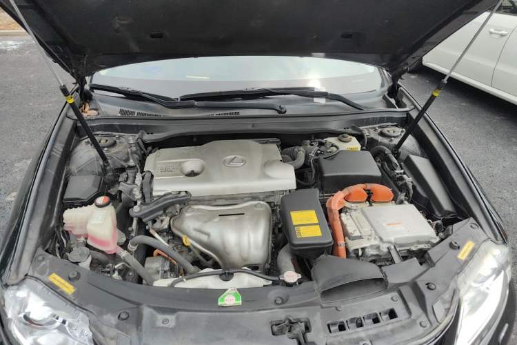Used Lexus ES 2014 300h Elite Edition Engine Bay