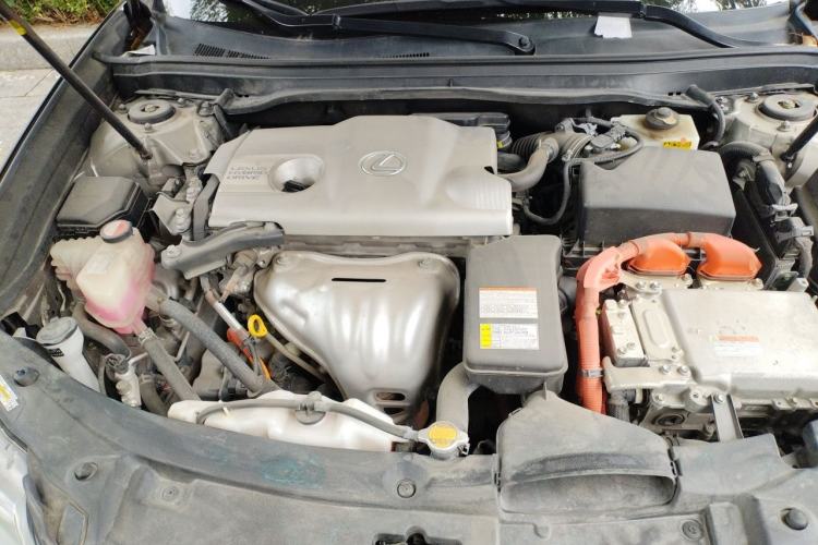 Used Lexus ES 2014 300h Elite Edition Engine Bay
