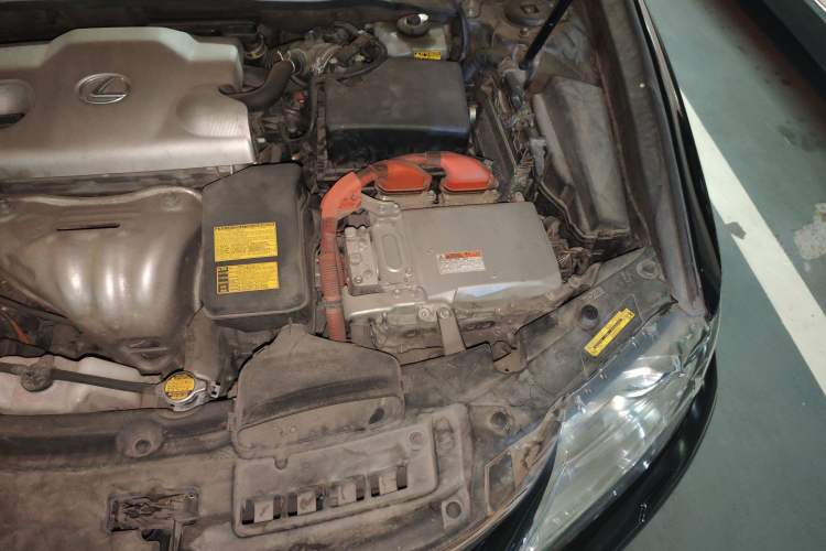 Used Lexus ES 2014 300h Elite Edition Engine Bay Left