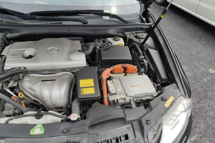 Used Lexus ES 2014 300h Elite Edition Engine Bay Left