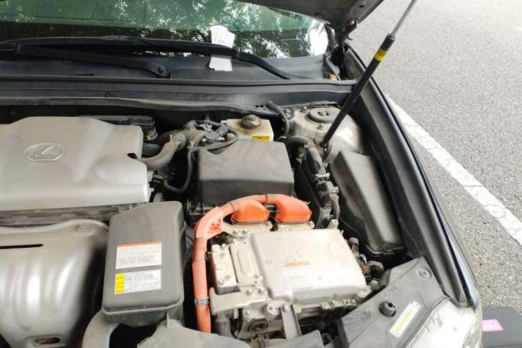 Used Lexus ES 2014 300h Elite Edition Engine Bay Left