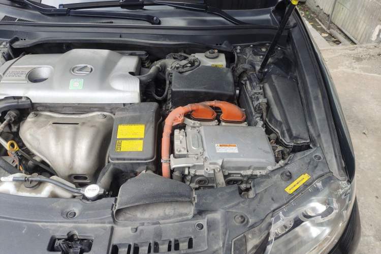 Used Lexus ES 2014 300h Elite Edition Engine Bay Left