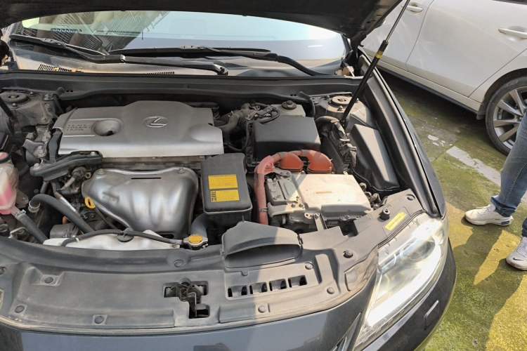Used Lexus ES 2014 300h Elite Edition Engine Bay Left