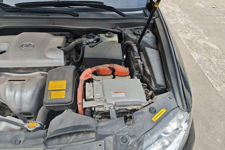 Used Lexus ES 2014 300h Elite Edition Engine Bay Left
