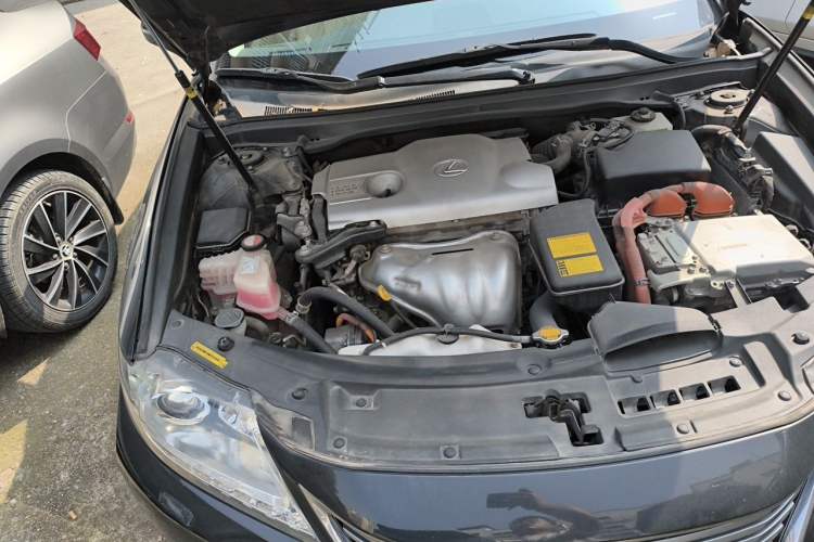 Used Lexus ES 2014 300h Elite Edition Engine Bay Right