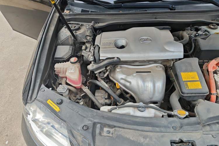 Used Lexus ES 2014 300h Elite Edition Engine Bay Right