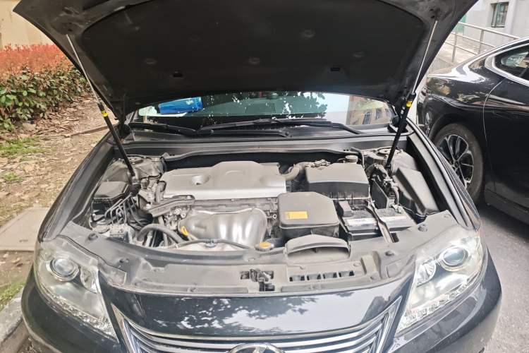 Used Lexus ES 2014 250 Elite Edition Engine Bay