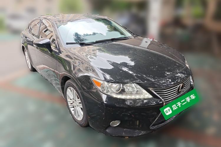 Used Lexus ES 2014 250 Elite Edition Front Right 45 Deg