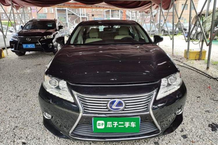 Used Lexus ES 2014 300h Elite Edition Front