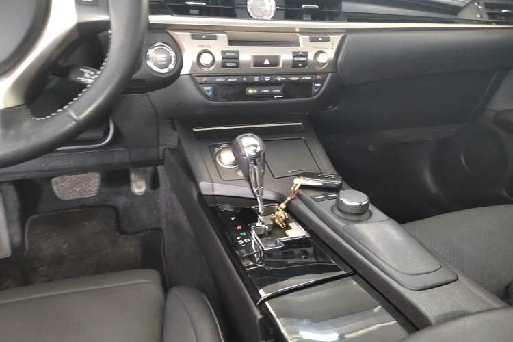 Used Lexus ES 2014 250 Elite Edition Gear Lever