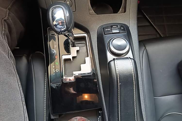 Used Lexus ES 2014 250 Elite Edition Gear Lever