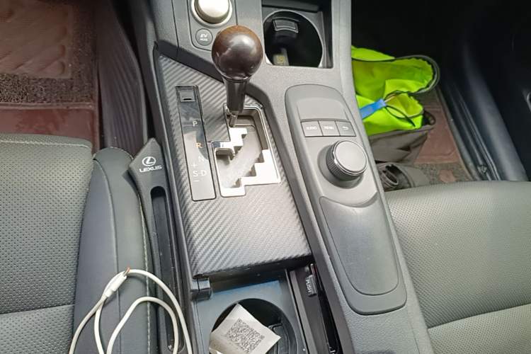 Used Lexus ES 2014 300h Elite Edition Gear Lever