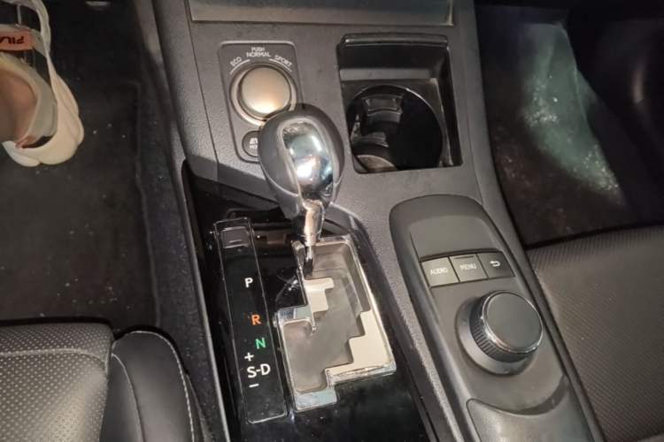 Used Lexus ES 2014 300h Elite Edition Gear Lever