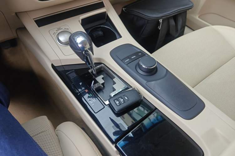 Used Lexus ES 2014 250 Elite Edition Gear Lever