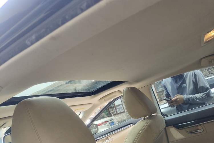 Used Lexus ES 2014 300h Elite Edition Headliner