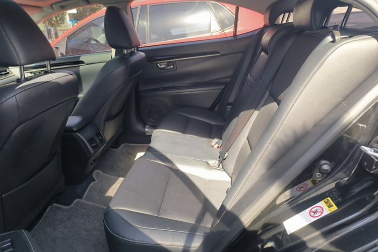 Used Lexus ES 2014 250 Comfort Edition Interior 5
