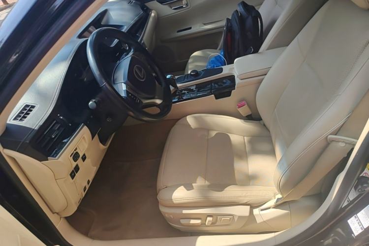 Used Lexus ES 2014 300h Elite Edition Left Front Seat