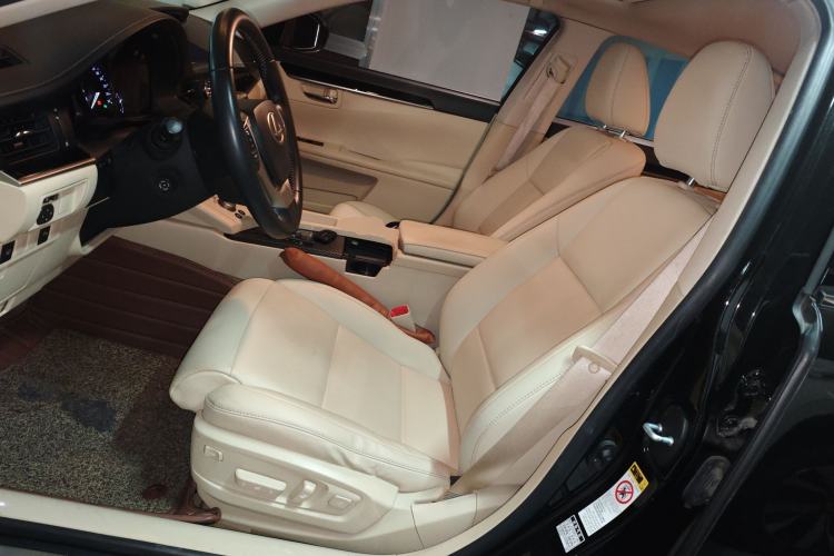 Used Lexus ES 2014 300h Elite Edition Left Front Seat