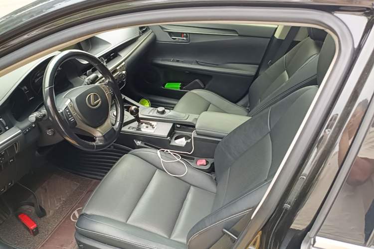 Used Lexus ES 2014 300h Elite Edition Left Front Seat