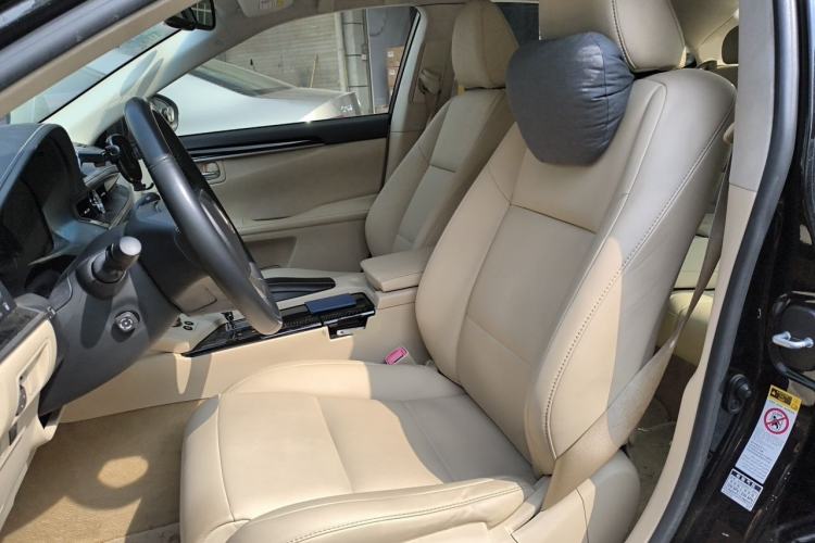 Used Lexus ES 2014 300h Elite Edition Left Front Seat