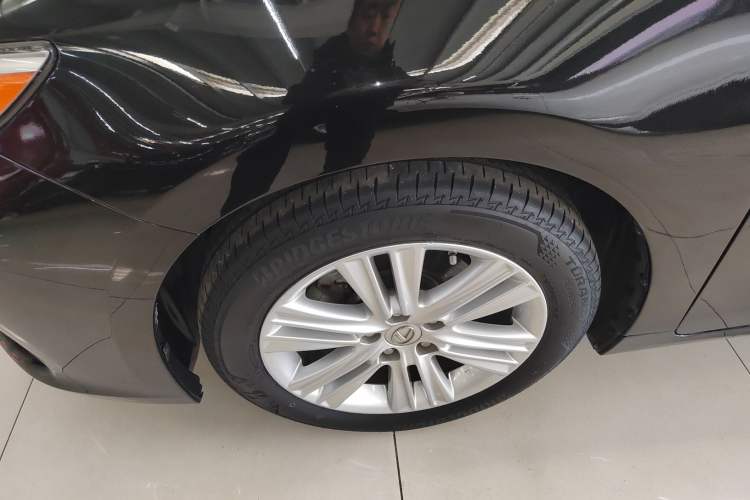 Used Lexus ES 2014 250 Elite Edition Left Front Wheel Hub