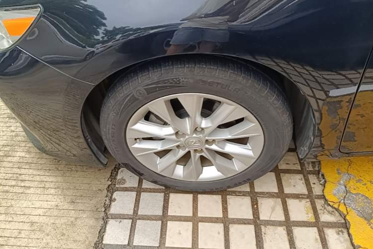 Used Lexus ES 2014 300h Elite Edition Left Front Wheel Hub