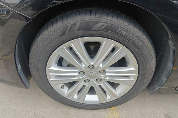 Used Lexus ES 2014 250 Elite Edition Left Front Wheel Hub