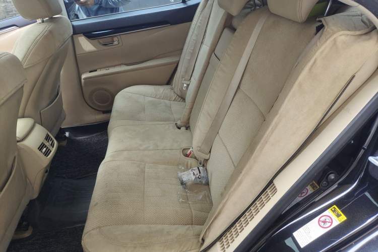 Used Lexus ES 2014 300h Elite Edition Left Rear Seat