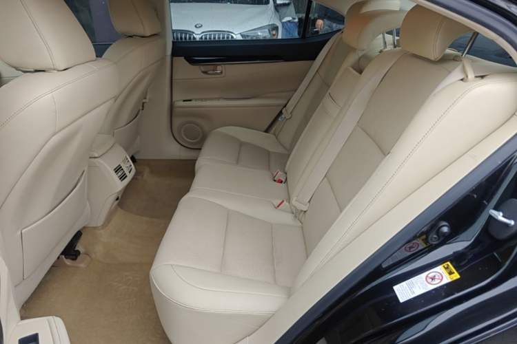 Used Lexus ES 2014 250 Elite Edition Left Rear Seat