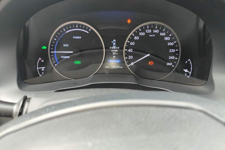 Used Lexus ES 2014 300h Elite Edition Odometer Close Up