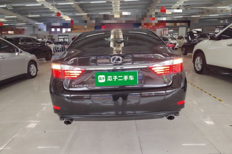 Used Lexus ES 2014 250 Elite Edition Rear