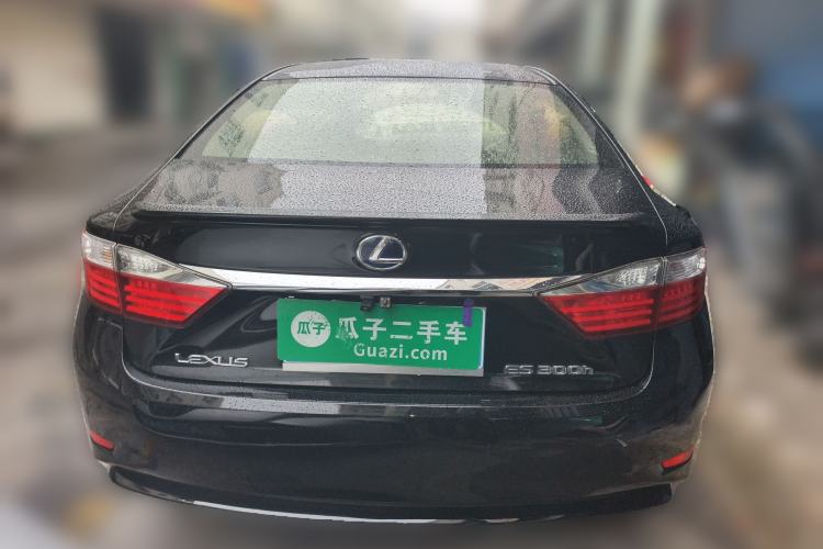 Used Lexus ES 2014 300h Elite Edition Rear