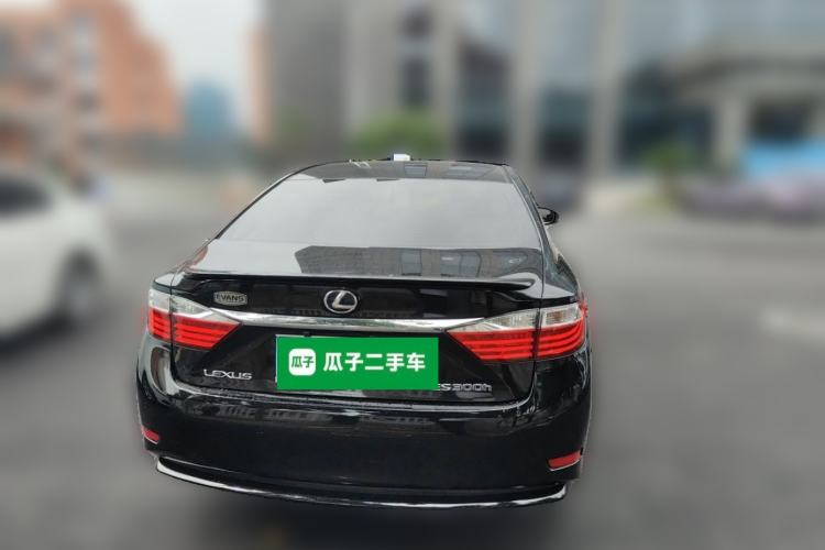 Used Lexus ES 2014 300h Elite Edition Rear