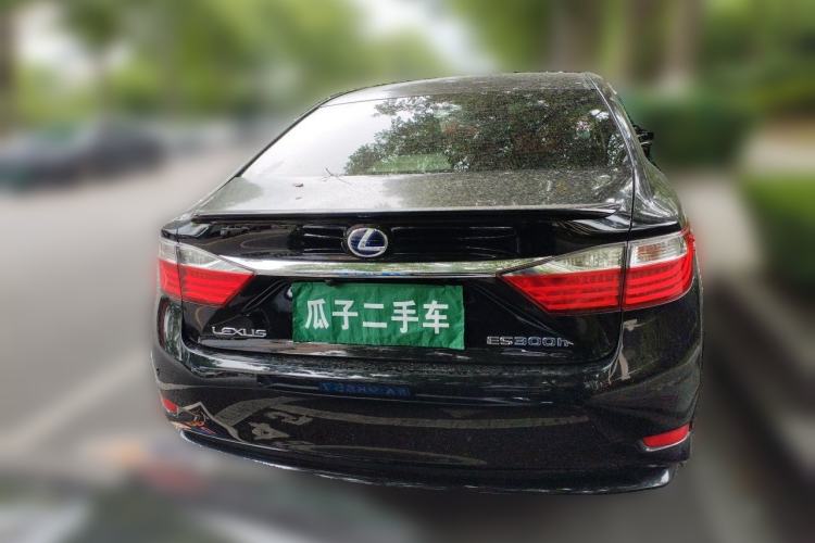 Used Lexus ES 2014 300h Elite Edition Rear