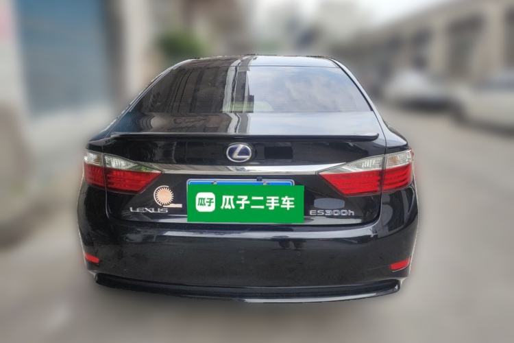Used Lexus ES 2014 300h Elite Edition Rear
