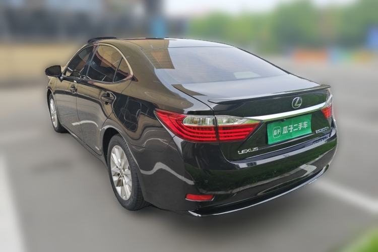 Used Lexus ES 2014 300h Elite Edition Rear Left 45 Deg