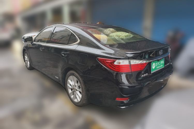 Used Lexus ES 2014 300h Elite Edition Rear Left 45 Deg