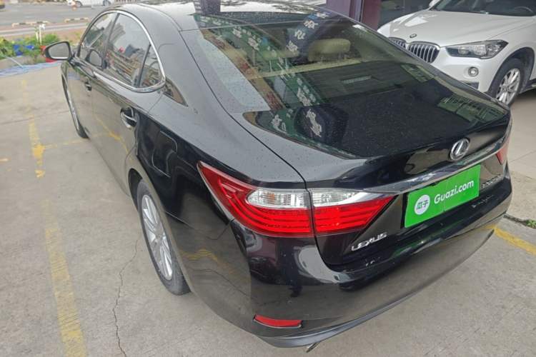 Used Lexus ES 2014 250 Elite Edition Rear Left 45 Deg