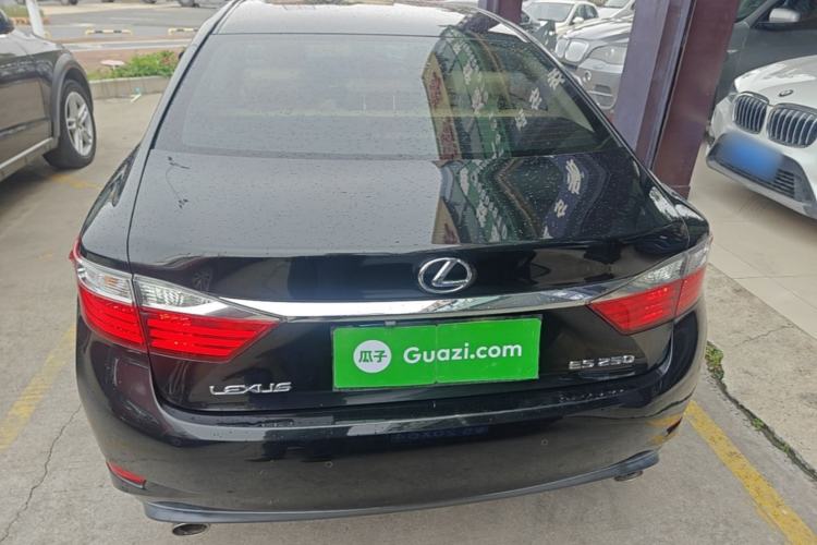 Used Lexus ES 2014 250 Elite Edition Rear