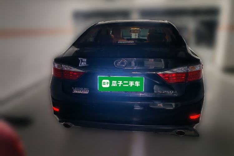 Used Lexus ES 2014 250 Elite Edition Rear