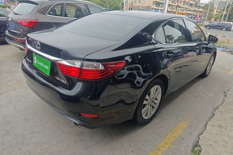 Used Lexus ES 2014 250 Elite Edition Rear Right 45 Deg