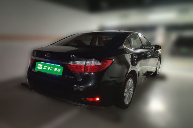 Used Lexus ES 2014 250 Elite Edition Rear Right 45 Deg